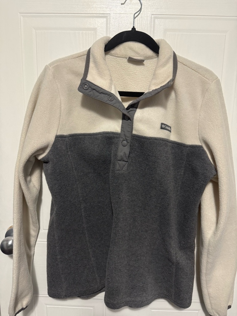 Columbia Women’s Two-Tone Fleece Pullover - Cream & Dark Gray